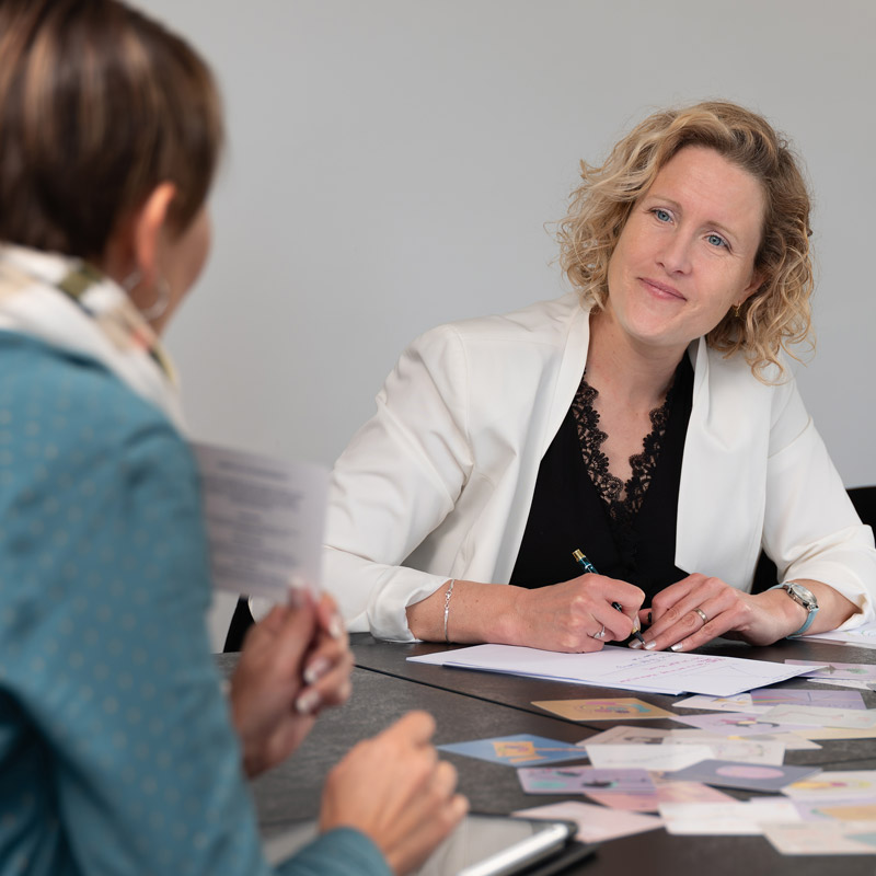 Emilie Keirsebilck, spécialisée dans le management accompagne les entreprises et leurs dirigeants.